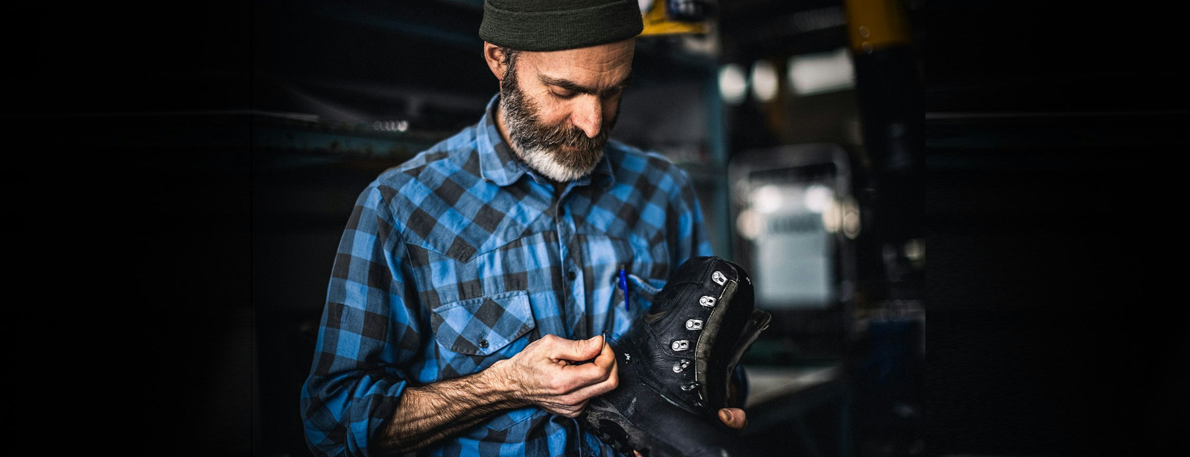 custom made - shoemaker in action