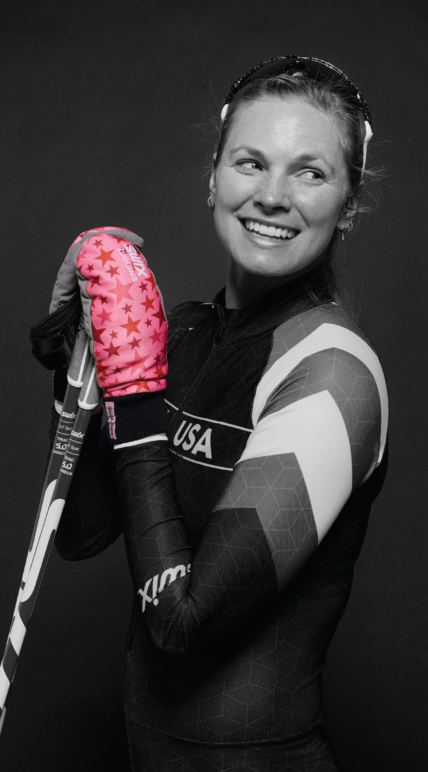 Jessie Diggins wearing her gloves