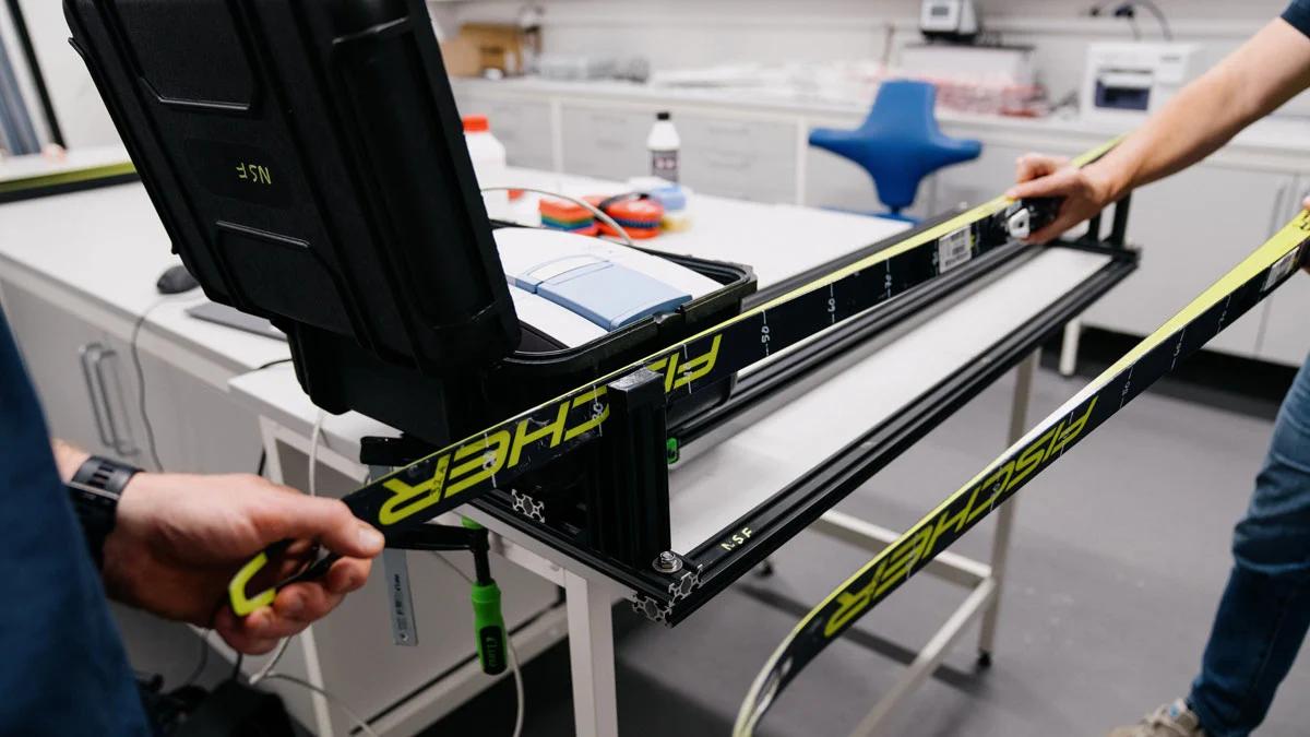 How to clean fluoros from skis and tools | Swix